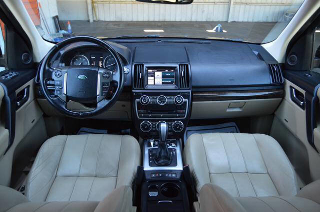 Used 2013 Land Rover LR2 HSE image 15