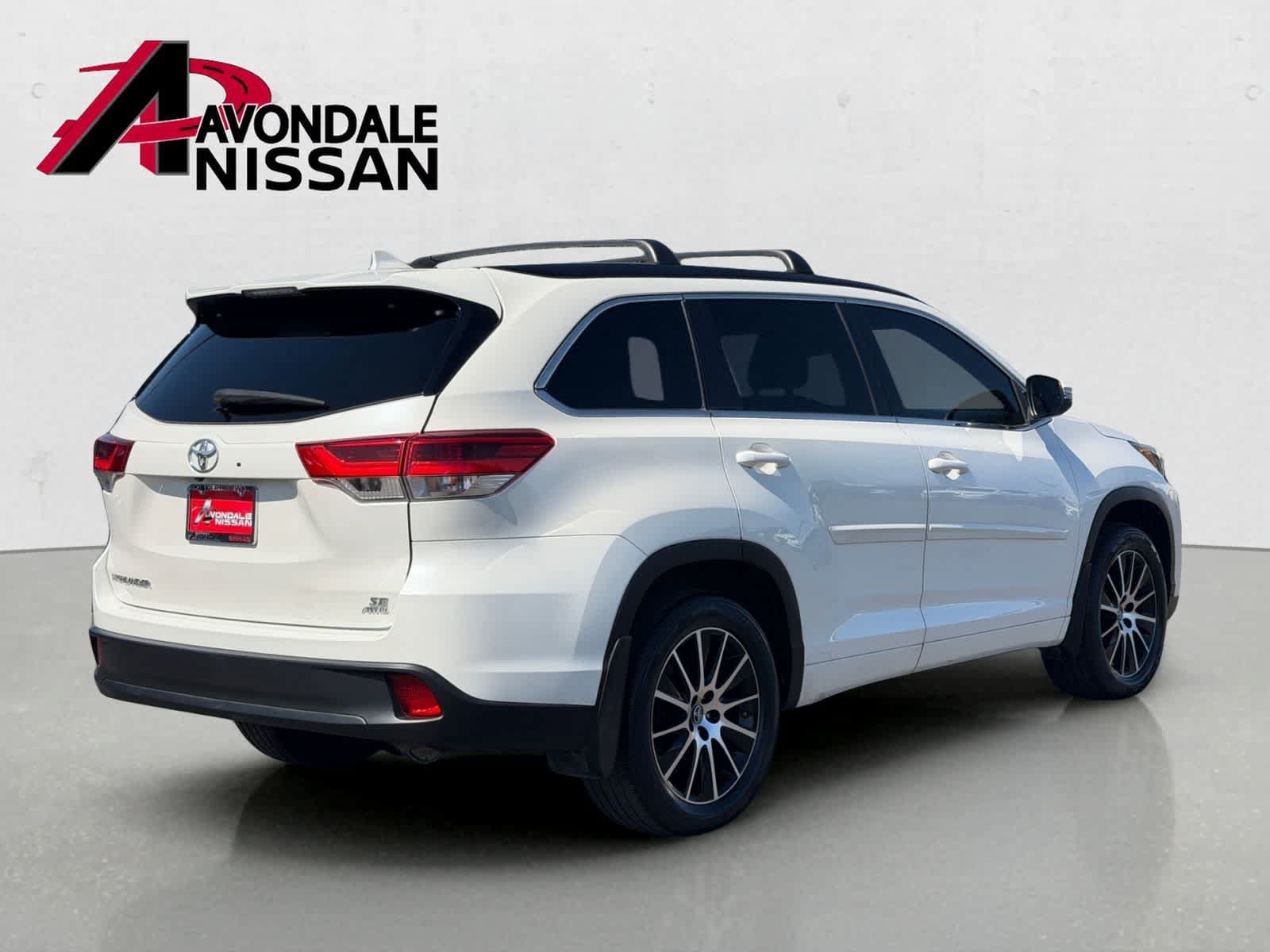 Used 2018 Toyota Highlander SE w/ Carpet Mat Package (TMS) AWD/4WD image 6