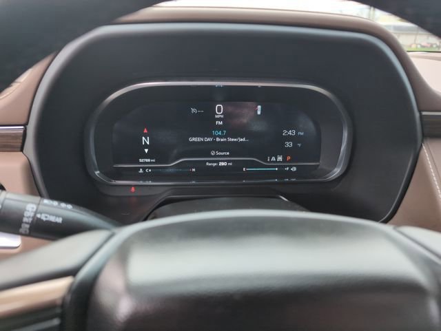 Used 2023 Chevrolet Suburban High Country image 20