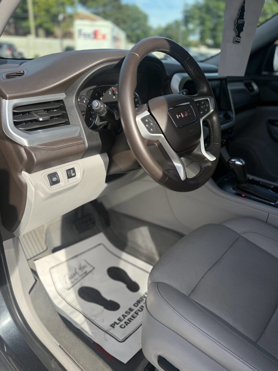 Used 2019 GMC Acadia SLT w/ LPO, Floor Liner Package image 10