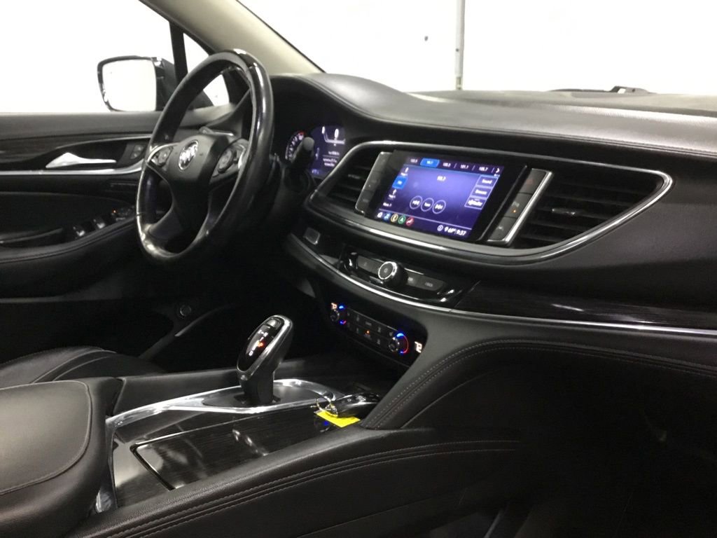 Used 2021 Buick Enclave Avenir w/ Avenir Technology Package image 28