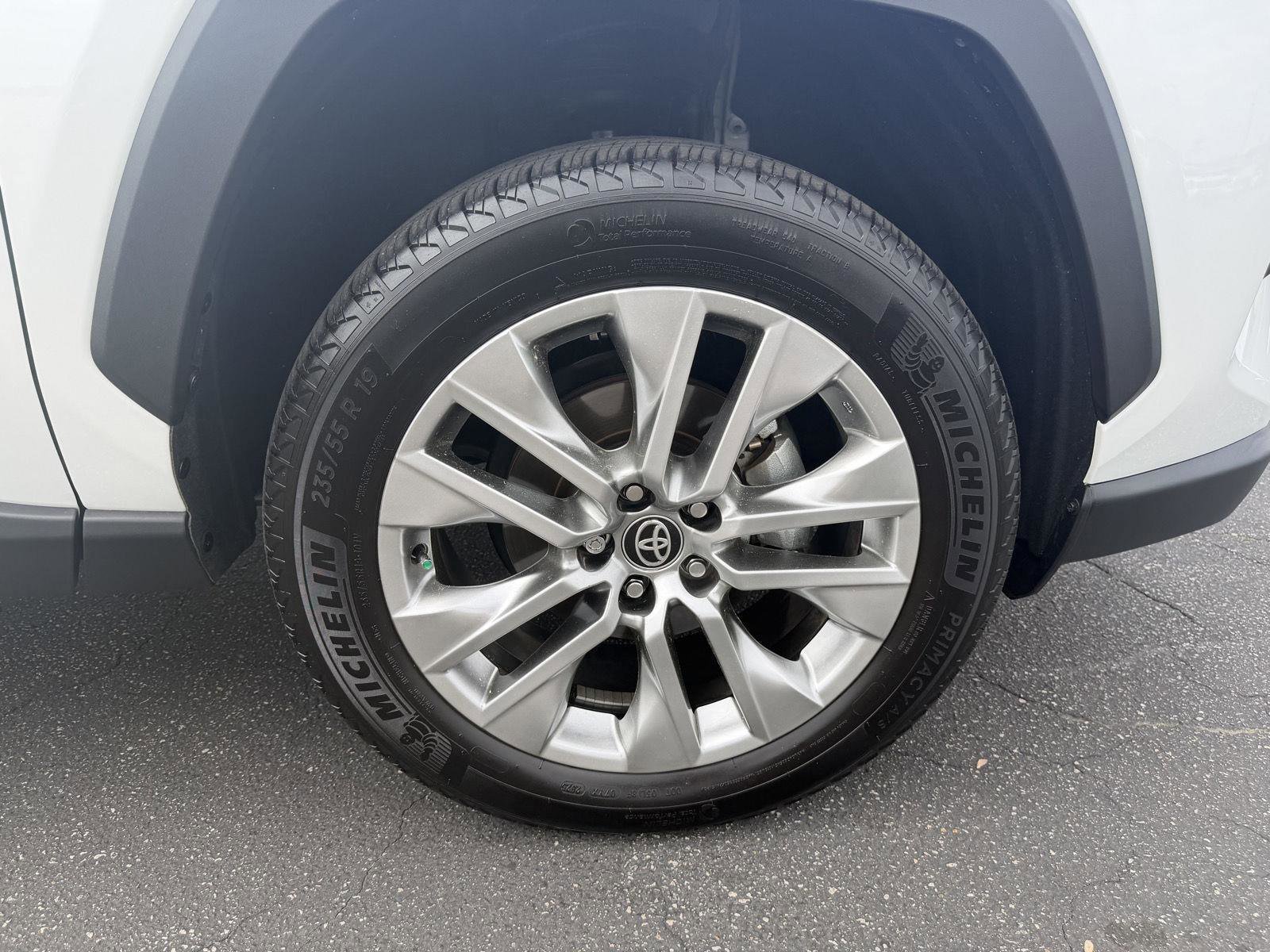 Used 2025 Toyota RAV4 XLE Premium image 9