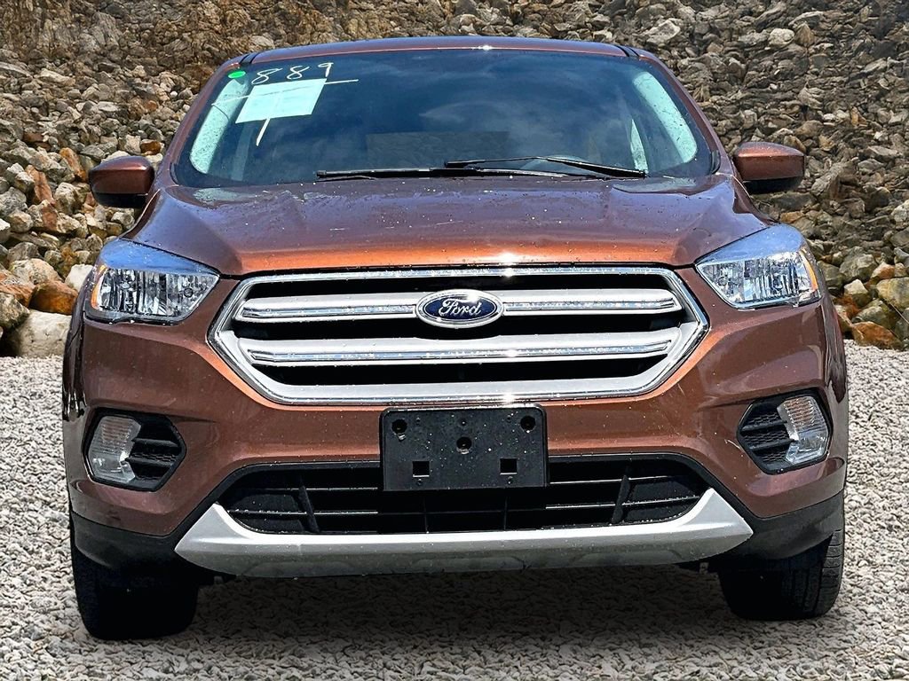 Used 2017 Ford Escape SE AWD/4WD image 3