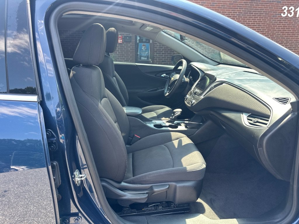 Used 2022 Chevrolet Malibu LT FWD image 23