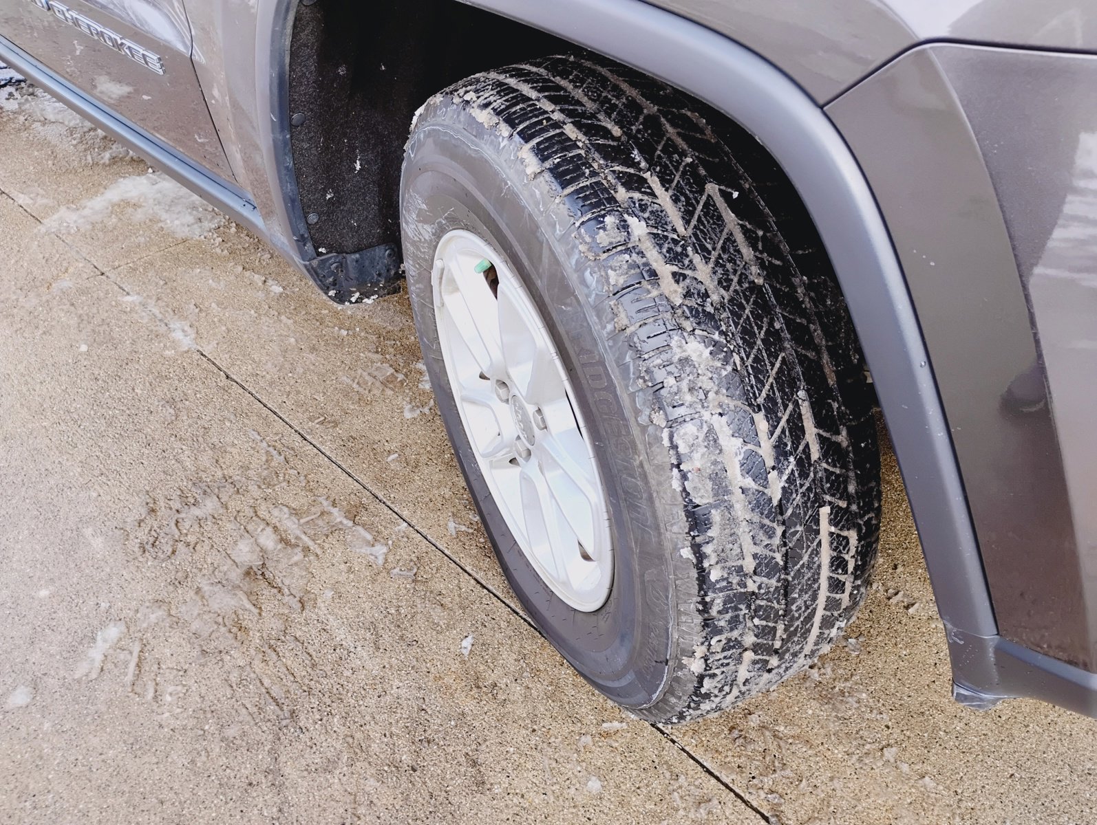 Used 2020 Jeep Grand Cherokee Laredo image 27