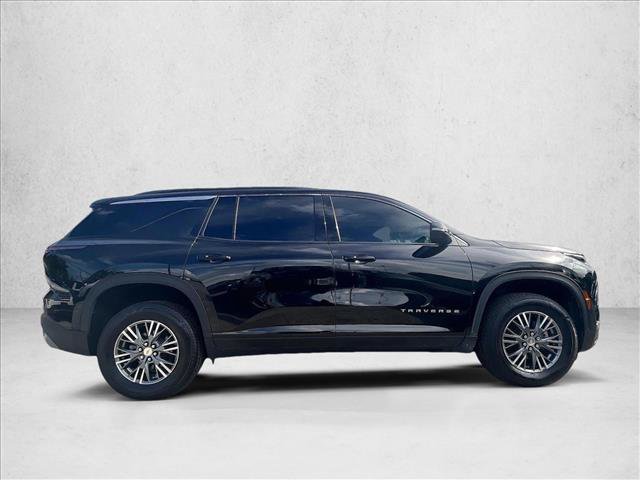 Certified 2024 Chevrolet Traverse LT FWD image 3