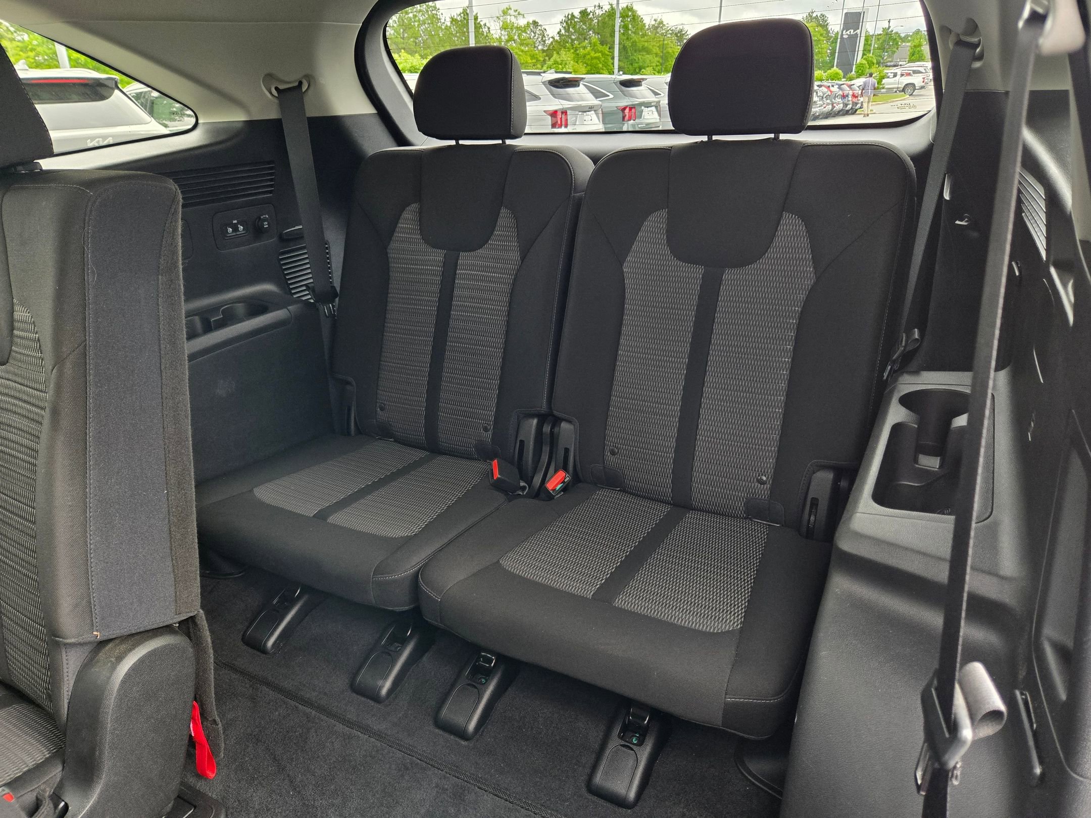Used 2023 Kia Sorento LX FWD image 33