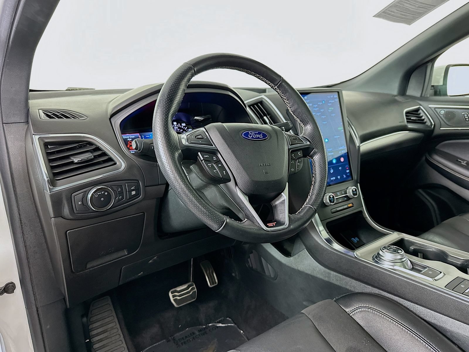 Used 2022 Ford Edge ST AWD/4WD image 9