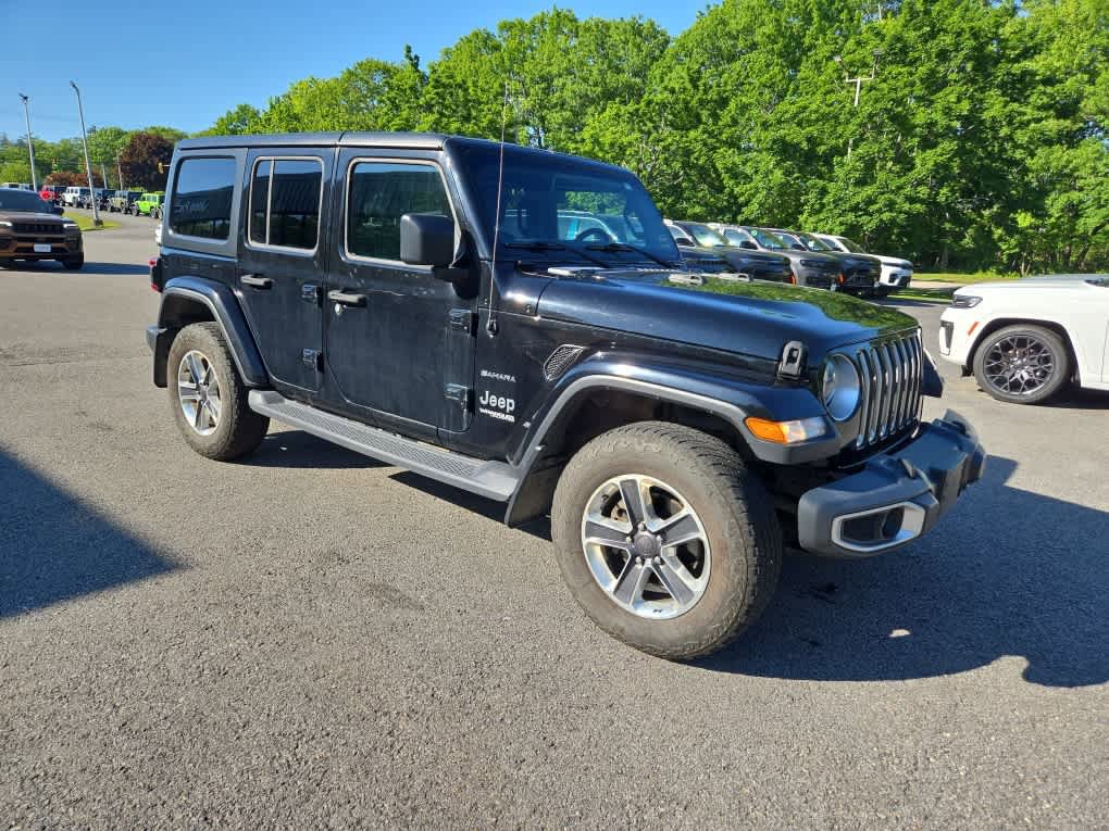 Used 2018 Jeep Wrangler Unlimited Sahara w/ Dual Top Group AWD/4WD image 2