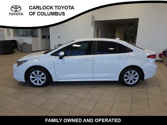 Used 2025 Toyota Corolla LE FWD image 3