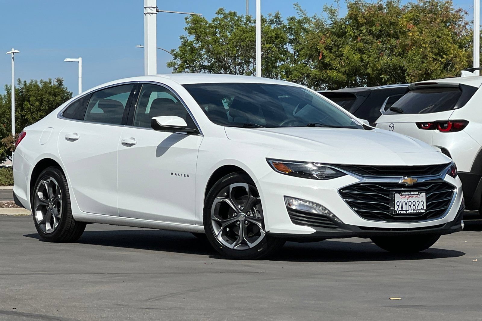 Used 2024 Chevrolet Malibu LT FWD image 2