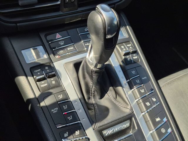 Used 2019 Porsche Macan AWD/4WD image 23