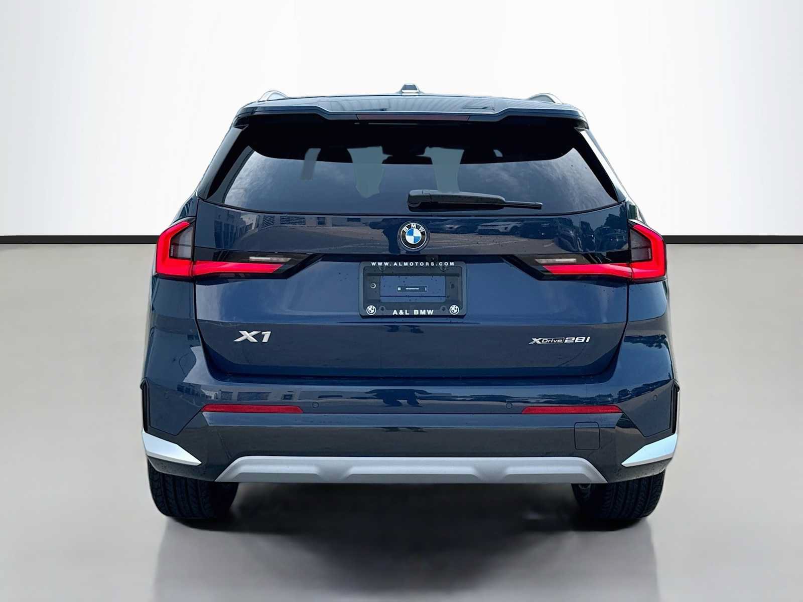 New 2027 BMW X1 xDrive28i AWD/4WD image 4