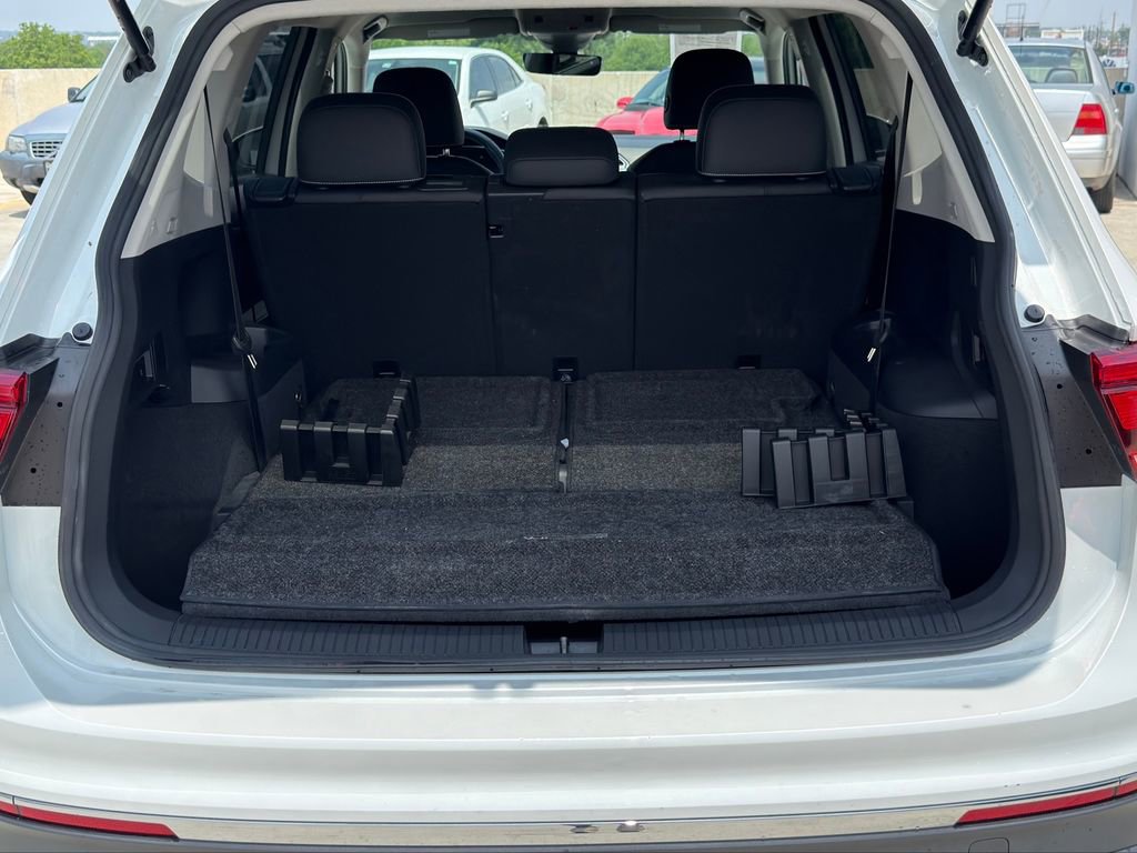 Used 2023 Volkswagen Tiguan SE FWD image 9
