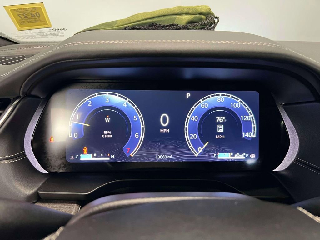 Used 2024 Jeep Grand Cherokee Overland w/ Trailer Tow Package image 28