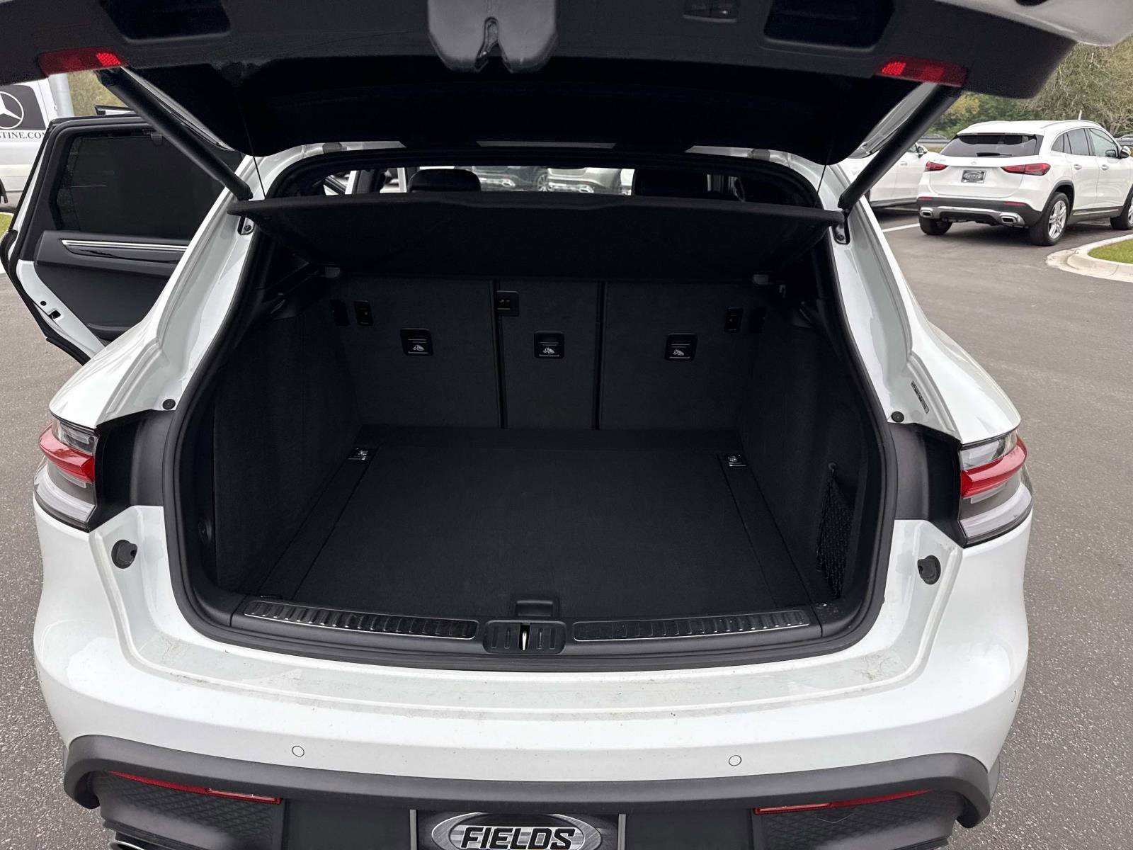 Used 2024 Porsche Macan S image 11