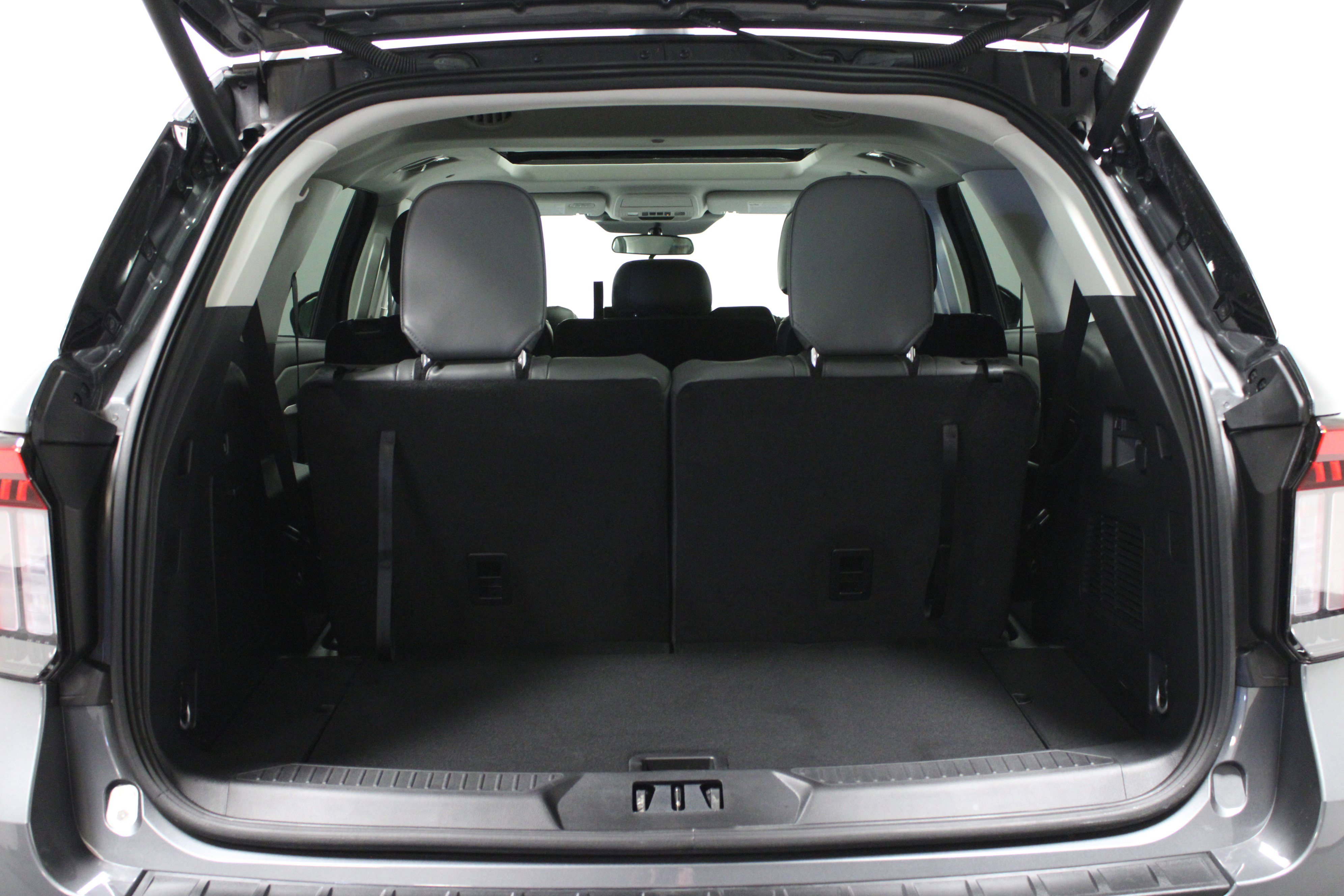 Used 2025 Ford Explorer Active w/ Active Comfort Package image 15