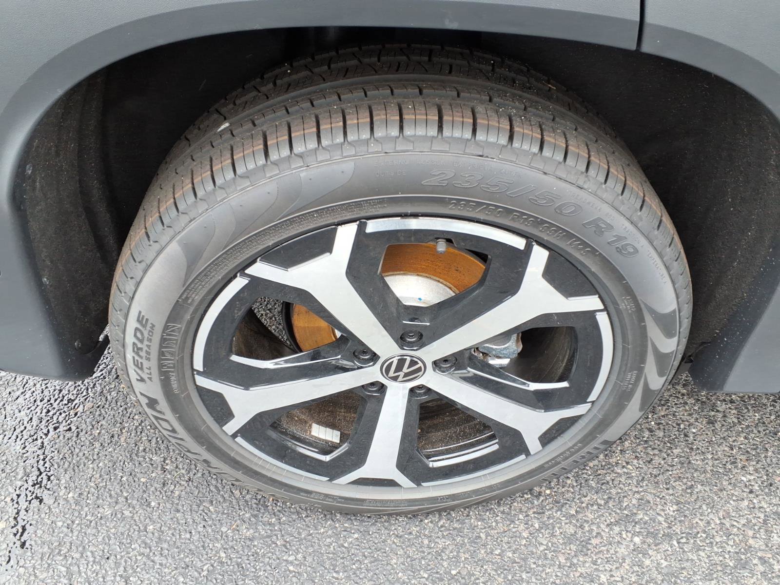 New 2026 Volkswagen Tiguan SE image 7