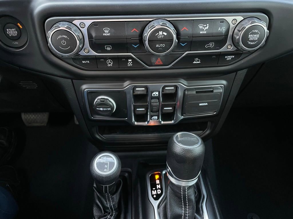 Used 2022 Jeep Gladiator Overland w/ LED Lighting Group image 19