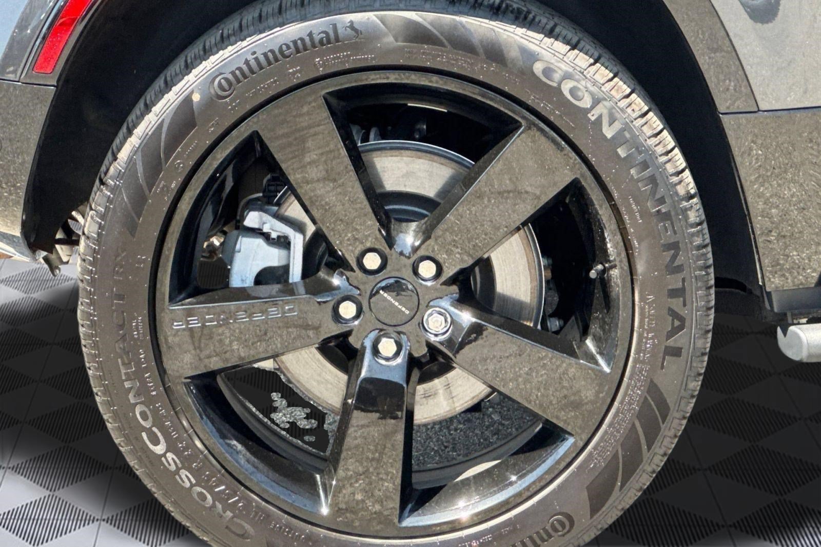 Certified 2026 Land Rover Defender 110 X-Dynamic SE AWD/4WD image 12
