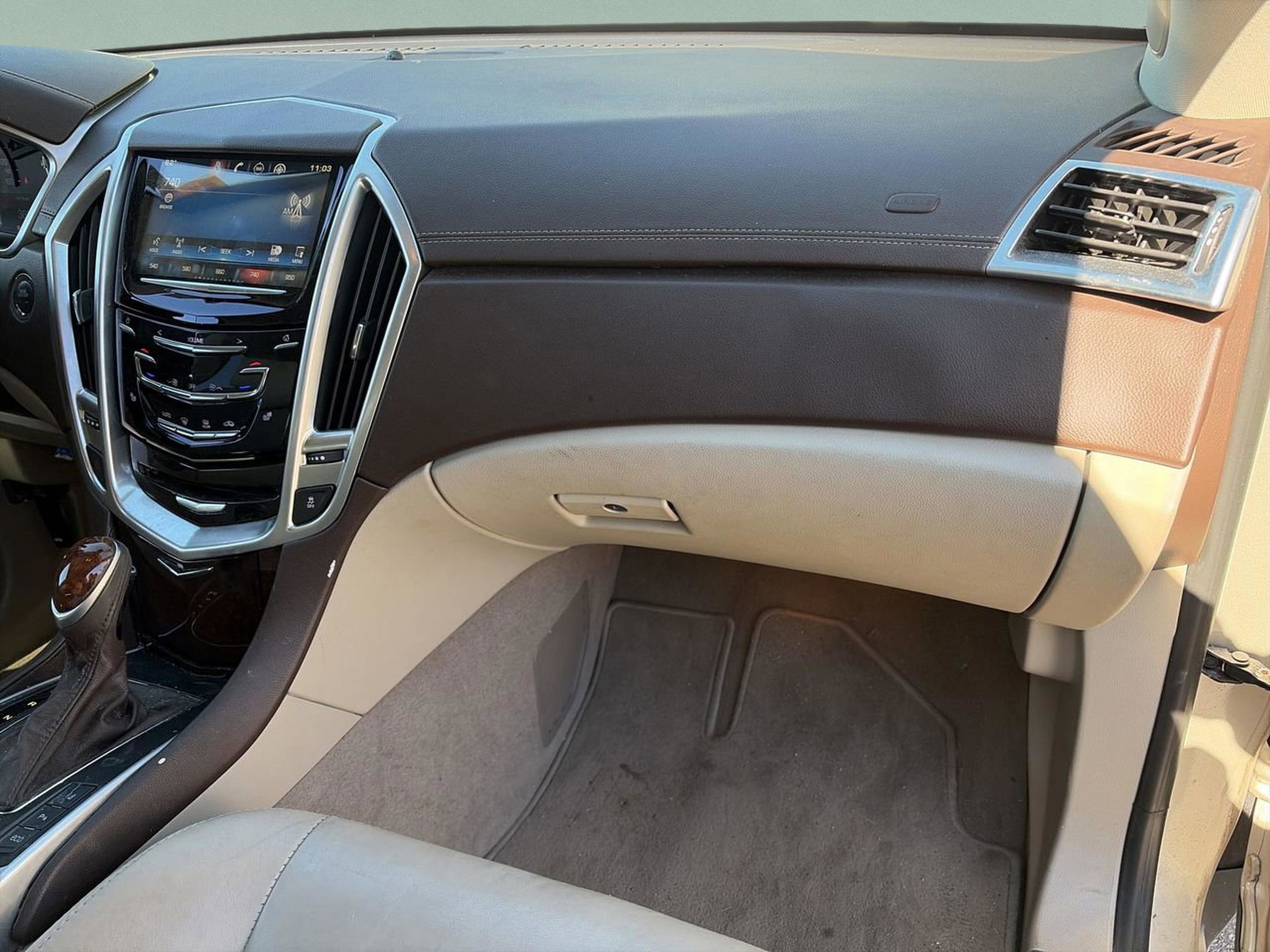 Used 2016 Cadillac SRX Luxury w/ Driver Awareness Package image 18