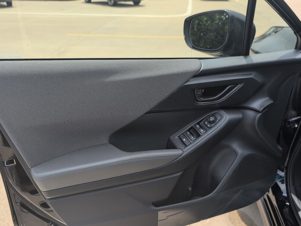 Used 2025 Subaru Crosstrek 2.0i Premium image 16