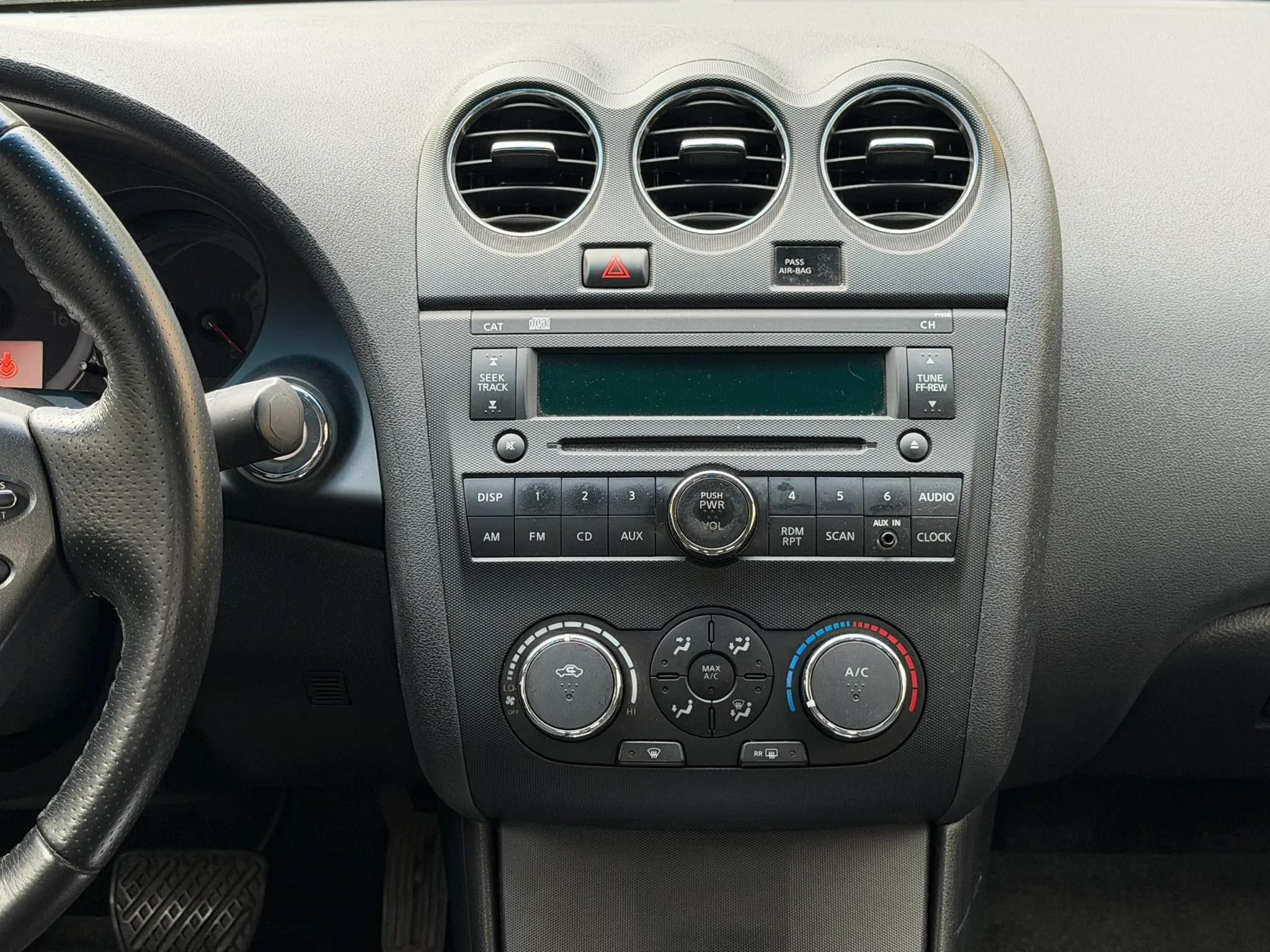 Used 2011 Nissan Altima 2.5 S w/ Special Edition Pkg FWD image 16