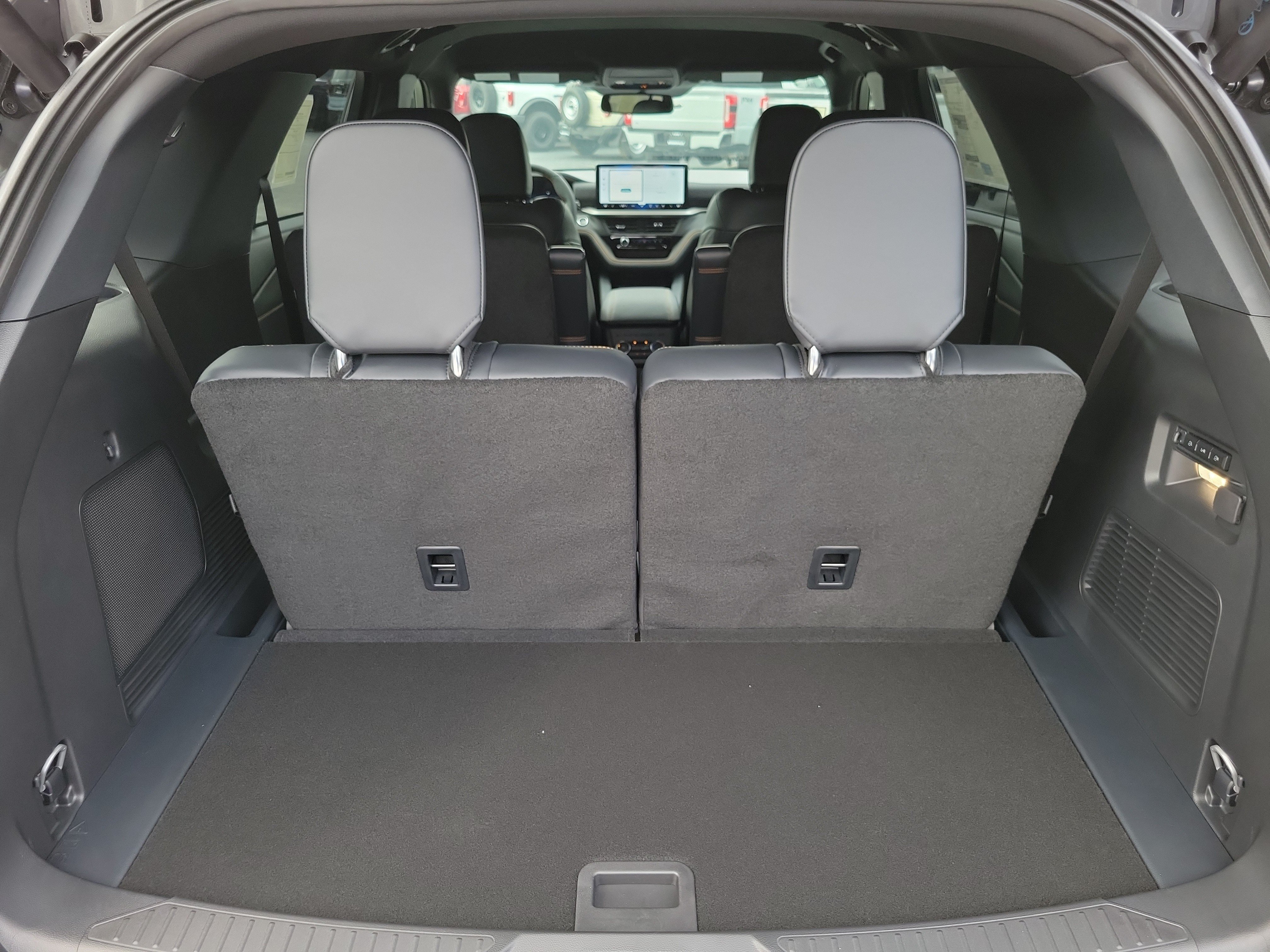 New 2027 Ford Explorer Tremor w/ Tremor Convenience Package AWD/4WD image 8