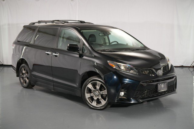 Used 2020 Toyota Sienna SE FWD image 16