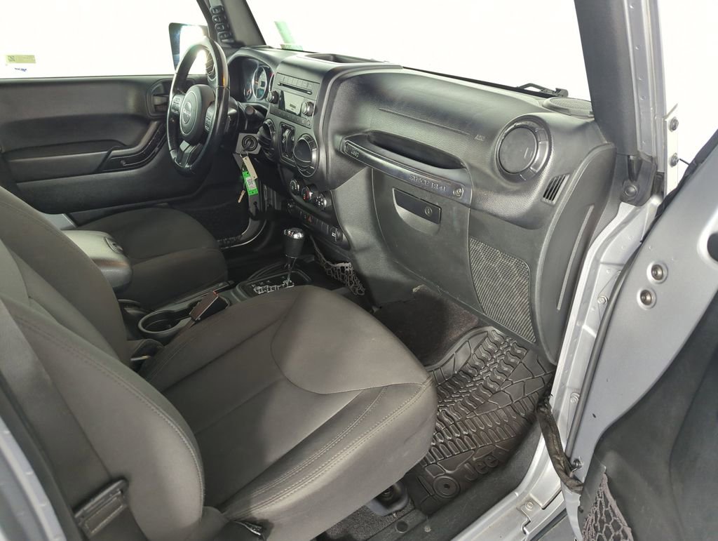 Used 2018 Jeep Wrangler Unlimited Sport S image 32