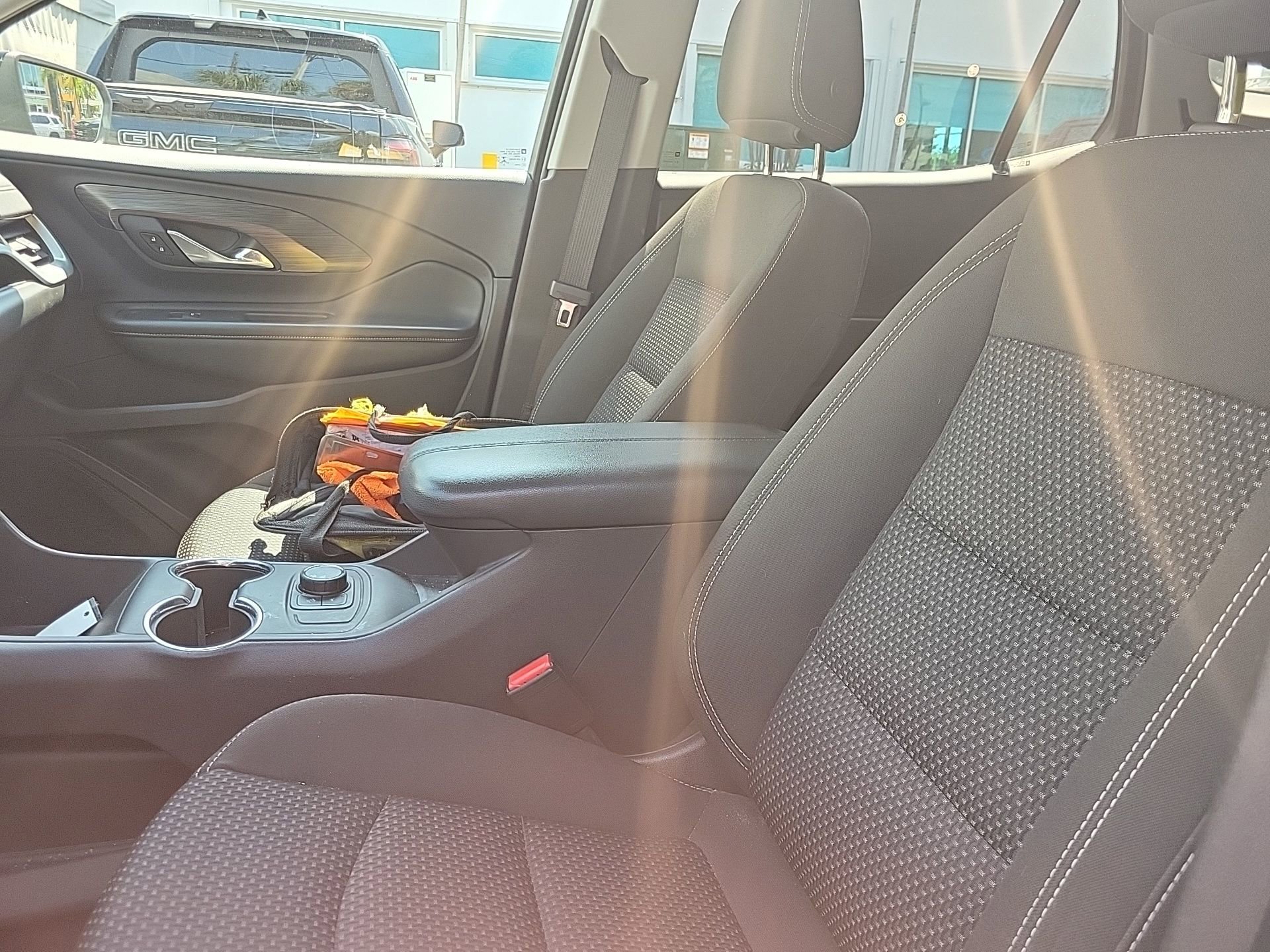 Used 2022 GMC Terrain SLE image 23