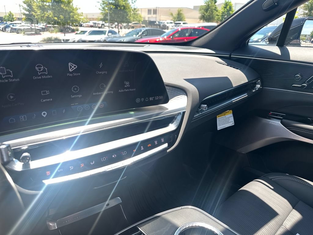 Certified 2025 Cadillac Lyriq Luxury w/ LPO, Floor Liner Package AWD/4WD image 27