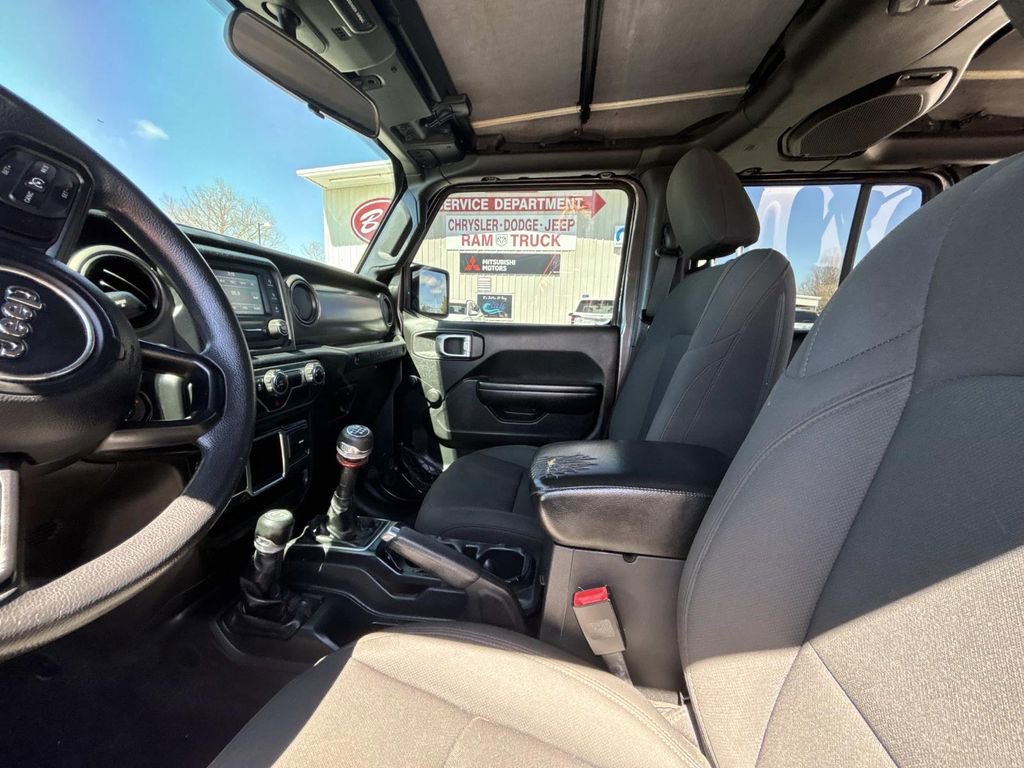 Used 2018 Jeep Wrangler Unlimited Sport image 9