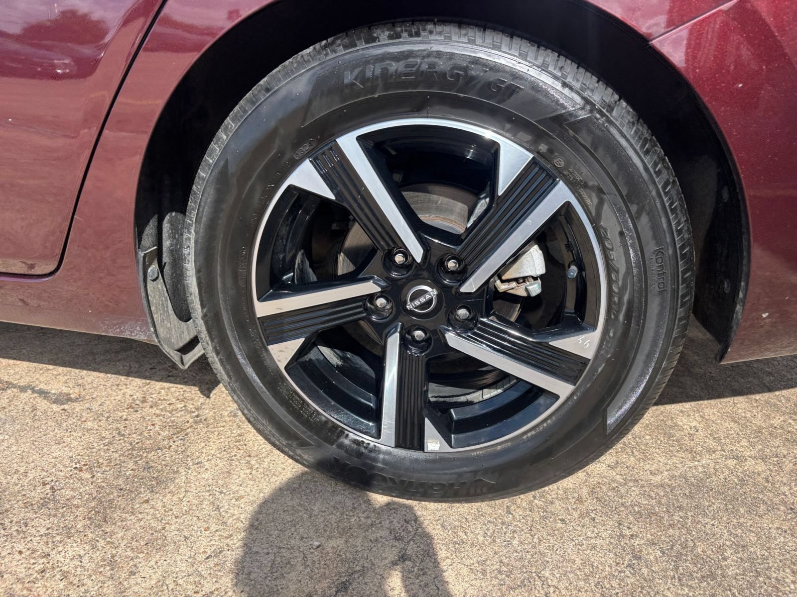 Used 2025 Nissan Sentra SV FWD image 28