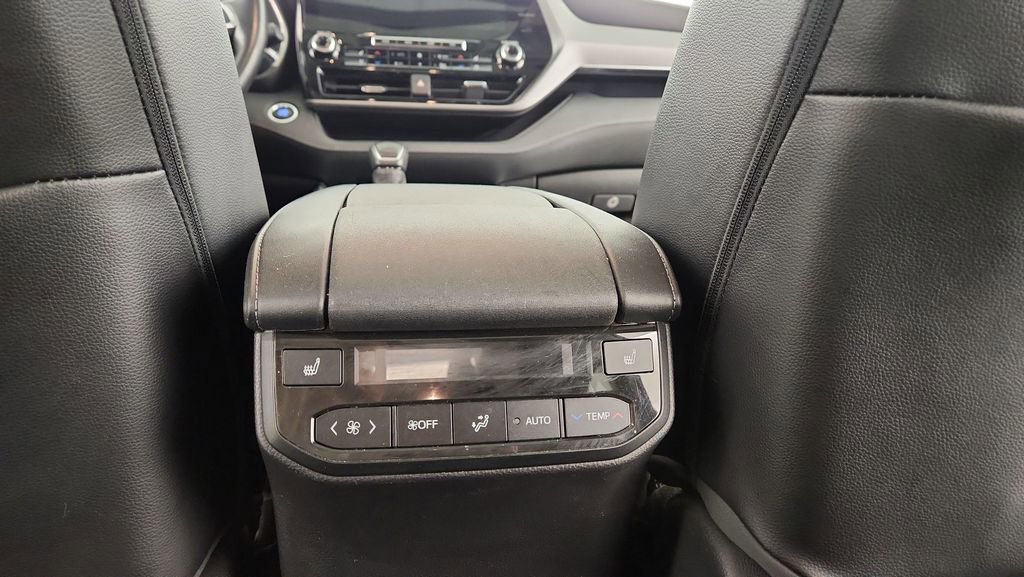 Used 2021 Toyota Highlander Limited image 25