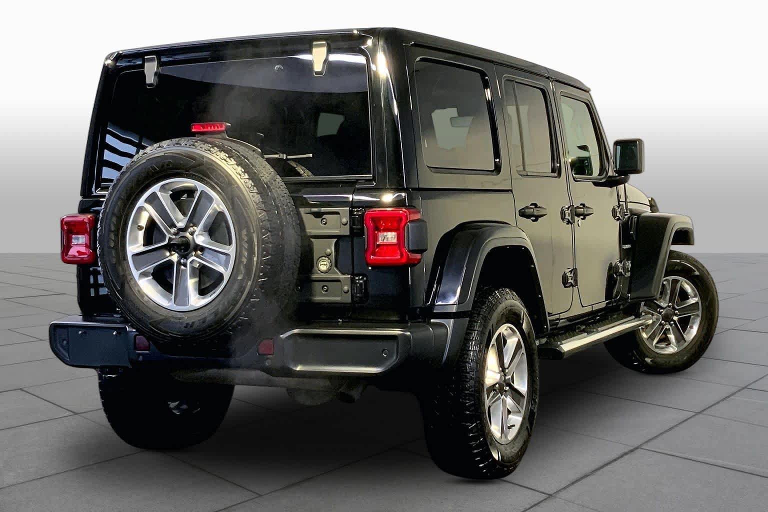 Used 2021 Jeep Wrangler Unlimited Sahara AWD/4WD image 13