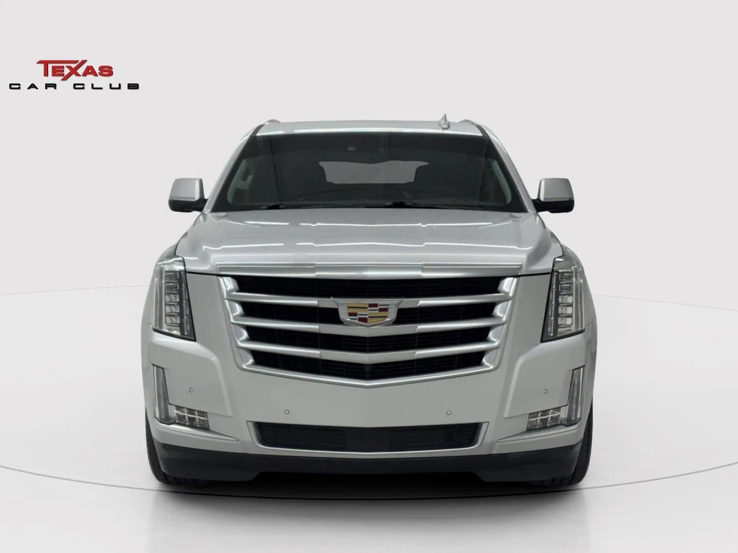 Used 2018 Cadillac Escalade Premium Luxury RWD image 4