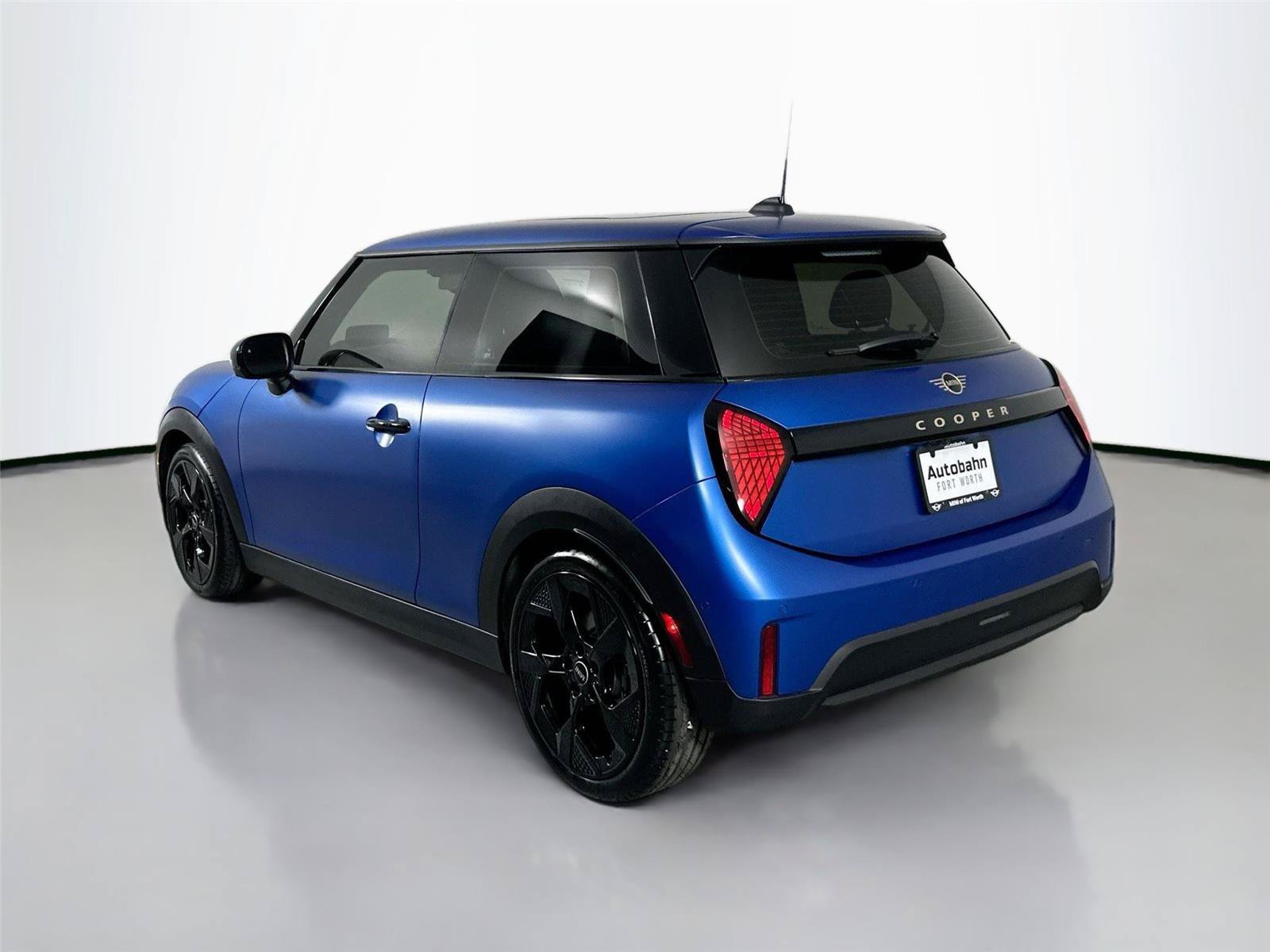 Used 2025 MINI Cooper 2-Door Hardtop FWD image 6