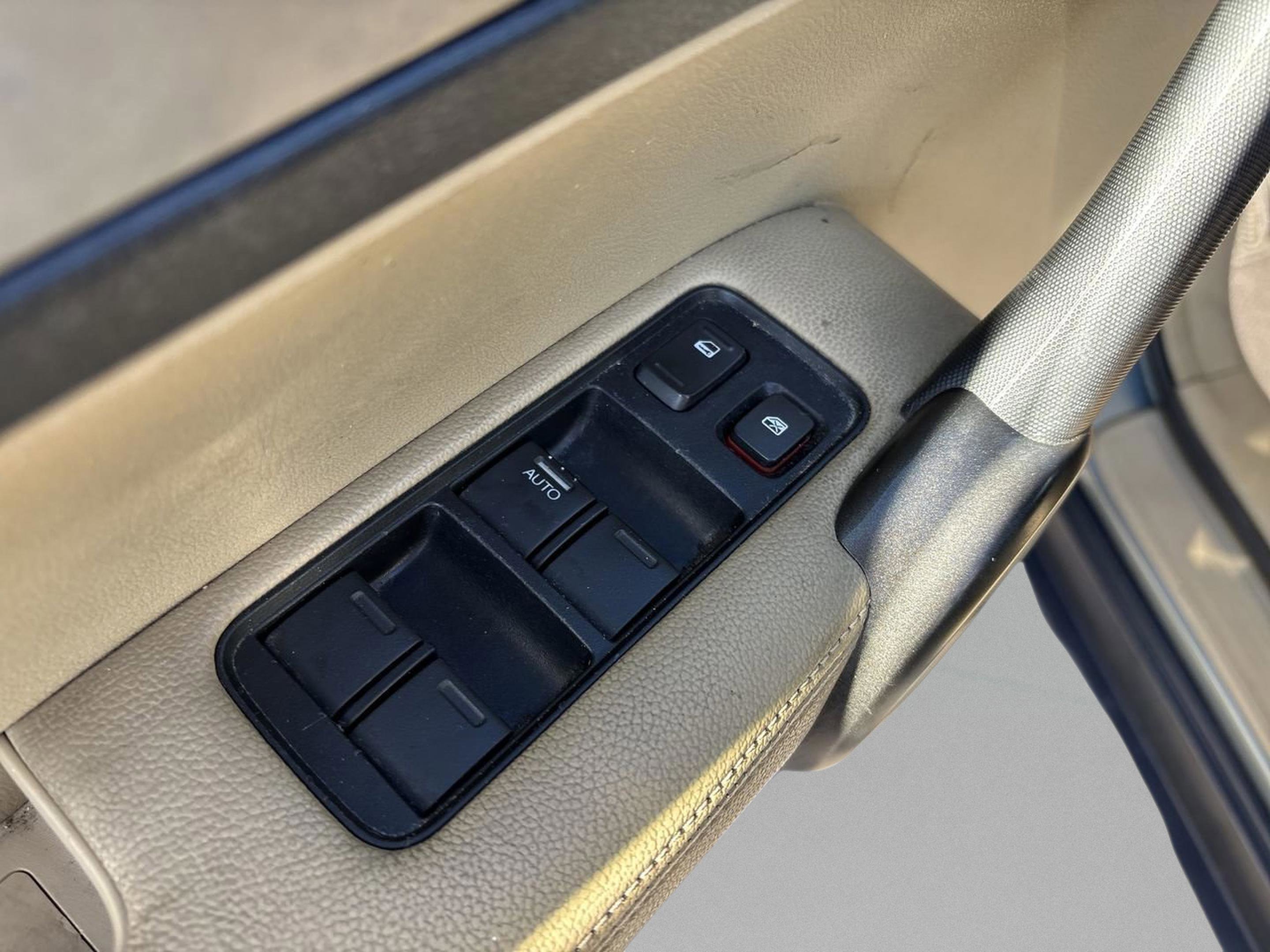 Used 2011 Honda CR-V EX-L image 18