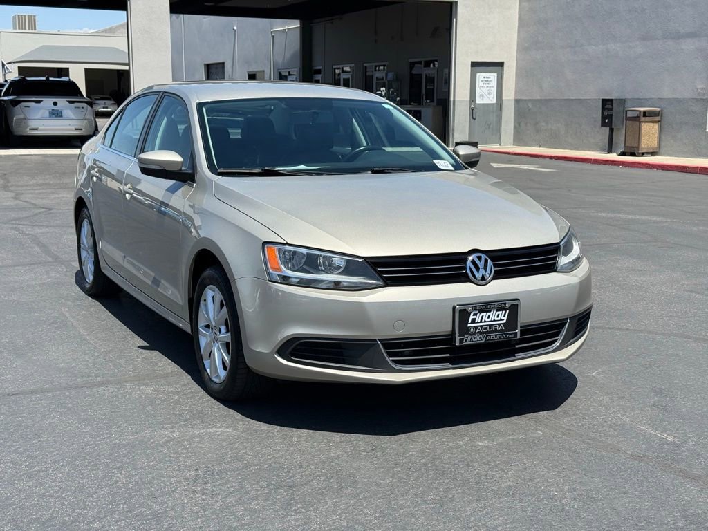Used 2013 Volkswagen Jetta SE FWD image 1