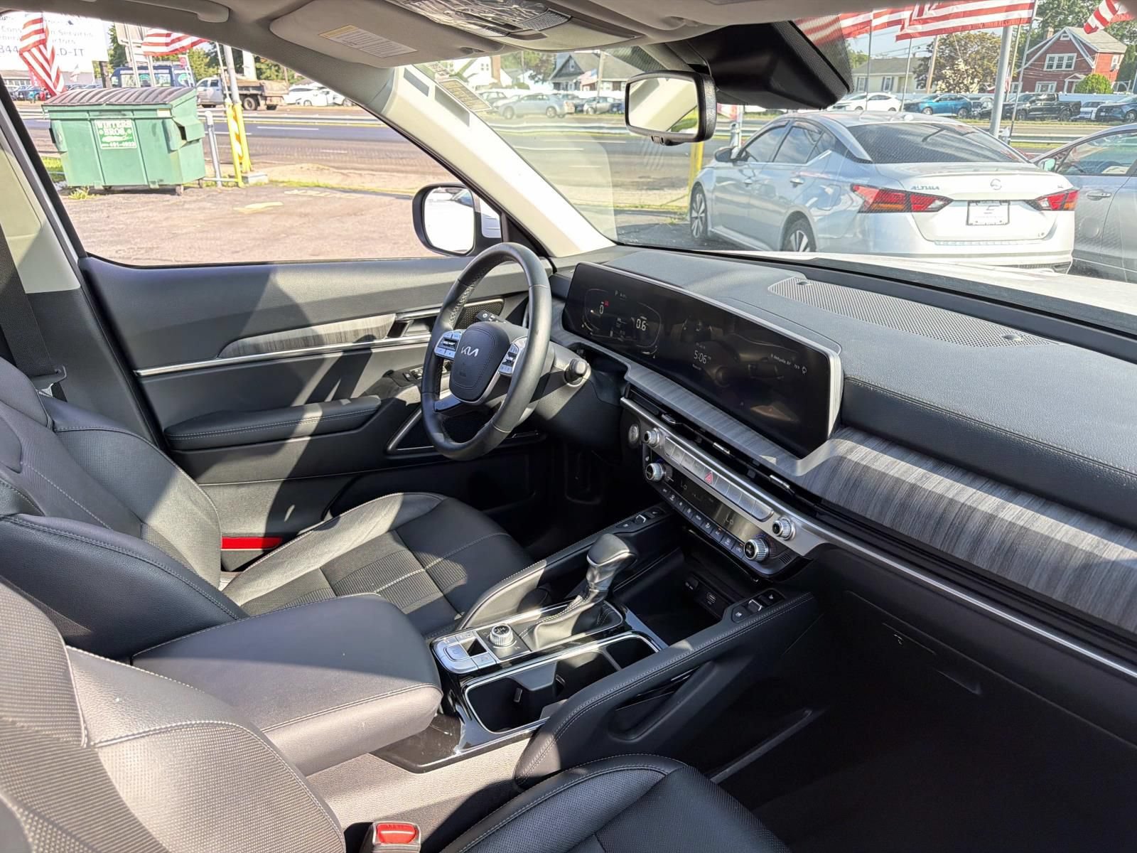 Used 2024 Kia Telluride EX AWD/4WD image 11