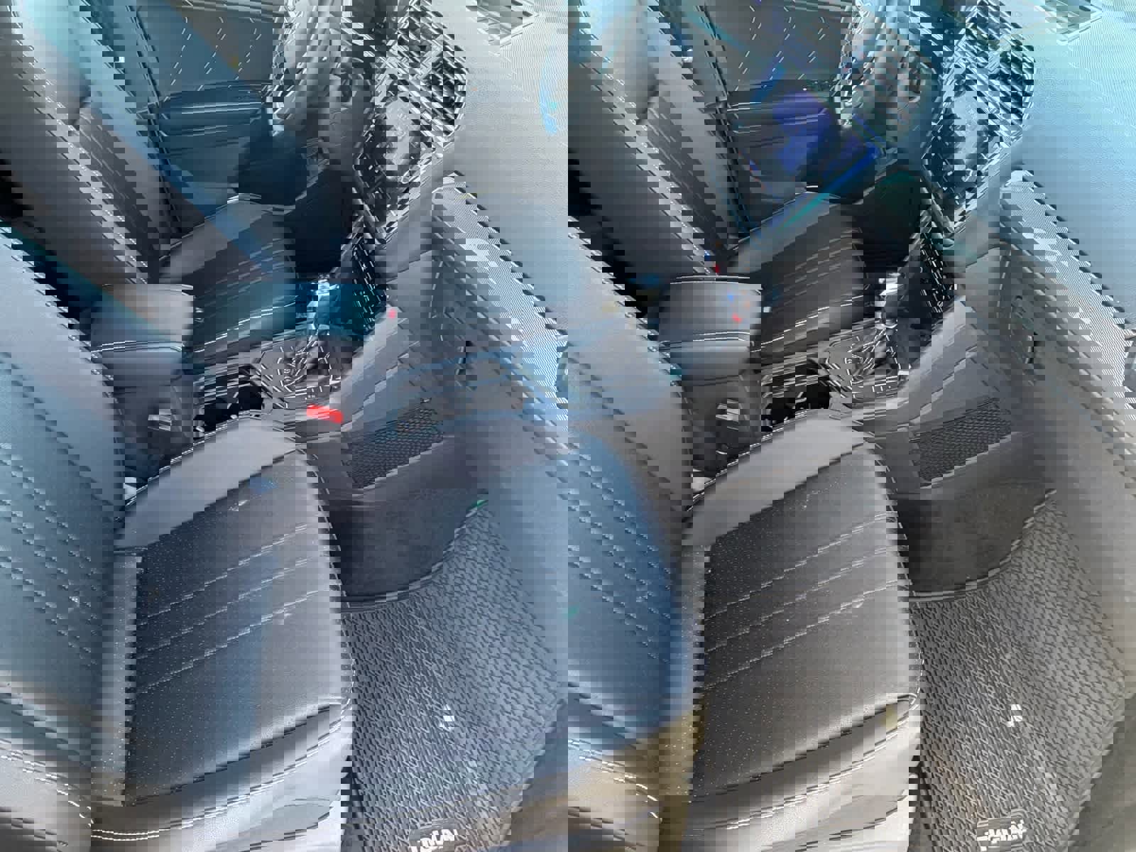 Used 2022 Volkswagen Tiguan SE image 11