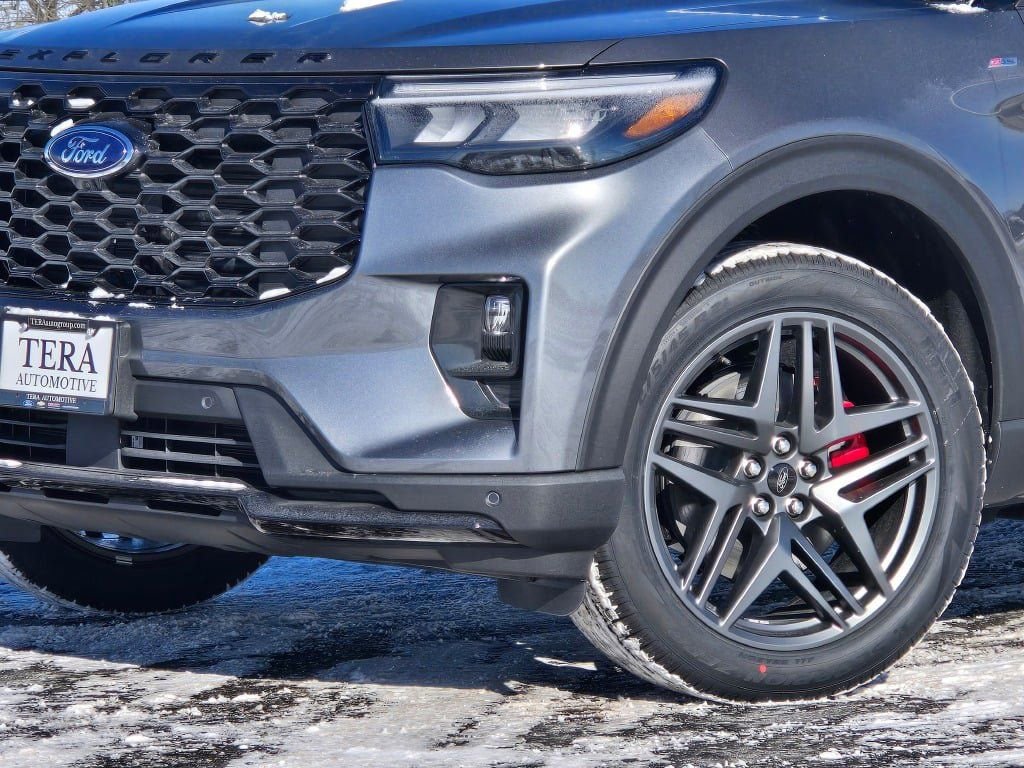 New 2026 Ford Explorer ST-Line w/ ST-Line Street Pack image 2