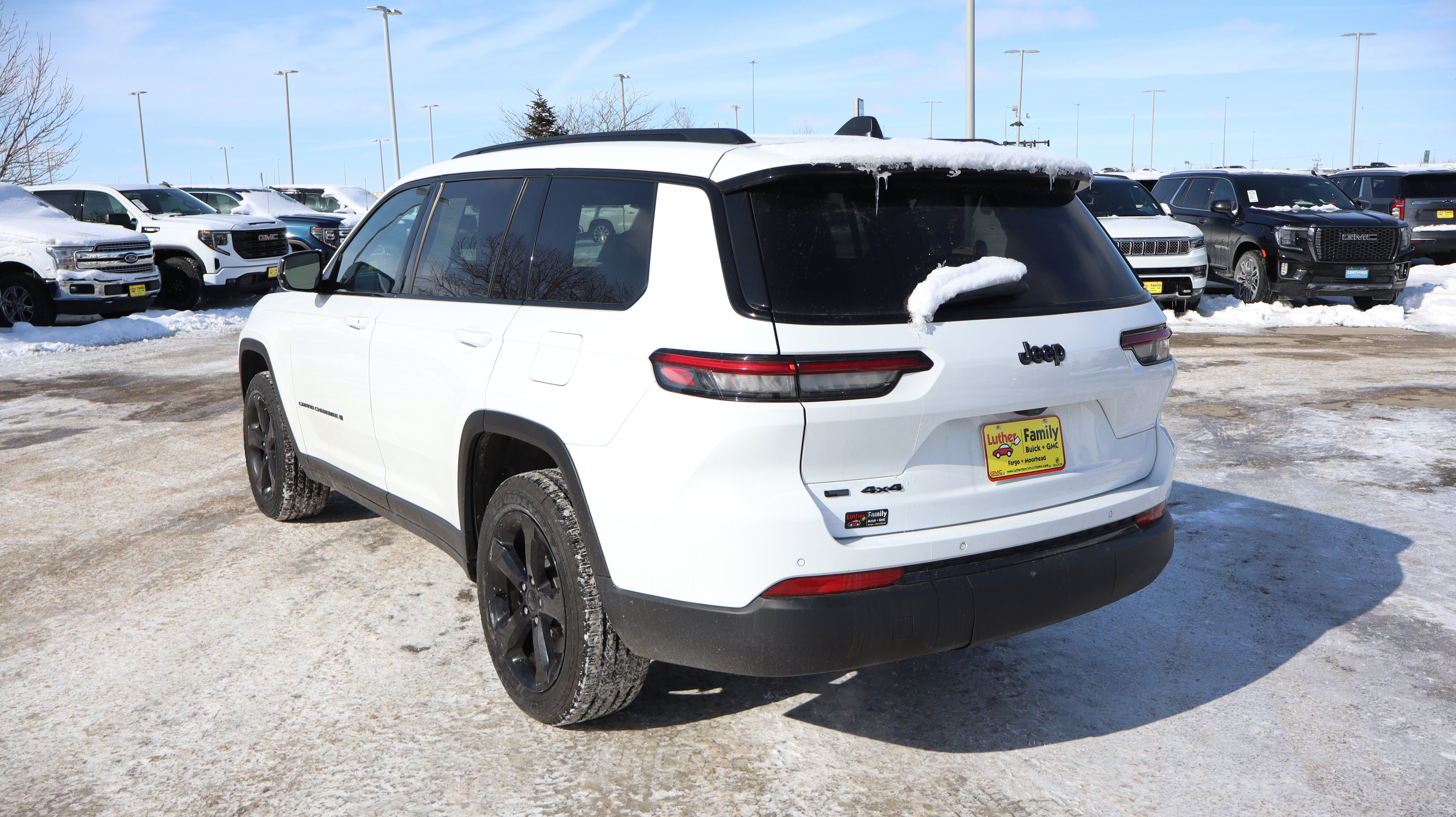 Used 2022 Jeep Grand Cherokee L Laredo image 5
