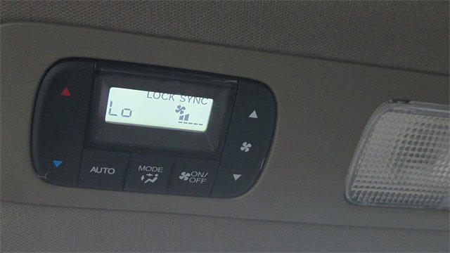 Used 2023 Honda Odyssey Elite image 32