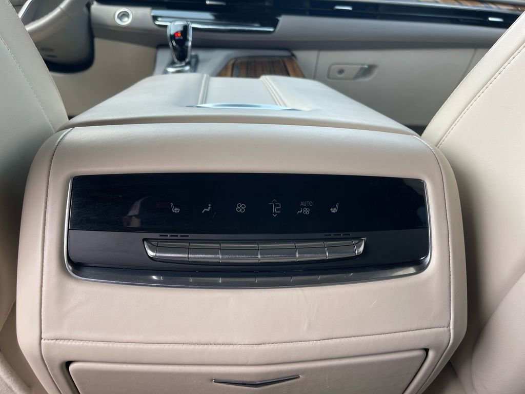 Used 2023 Cadillac Escalade Sport Platinum w/ LPO, ONYX Package image 14