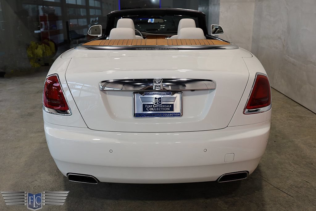 Used 2017 Rolls-Royce Dawn RWD image 8