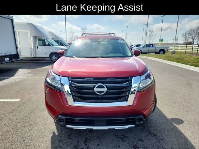 Used 2023 Nissan Pathfinder SL image 2