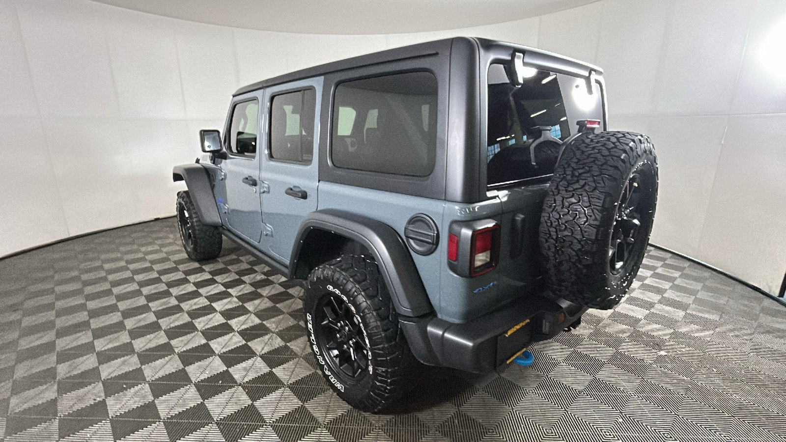Used 2024 Jeep Wrangler Unlimited AWD/4WD image 5