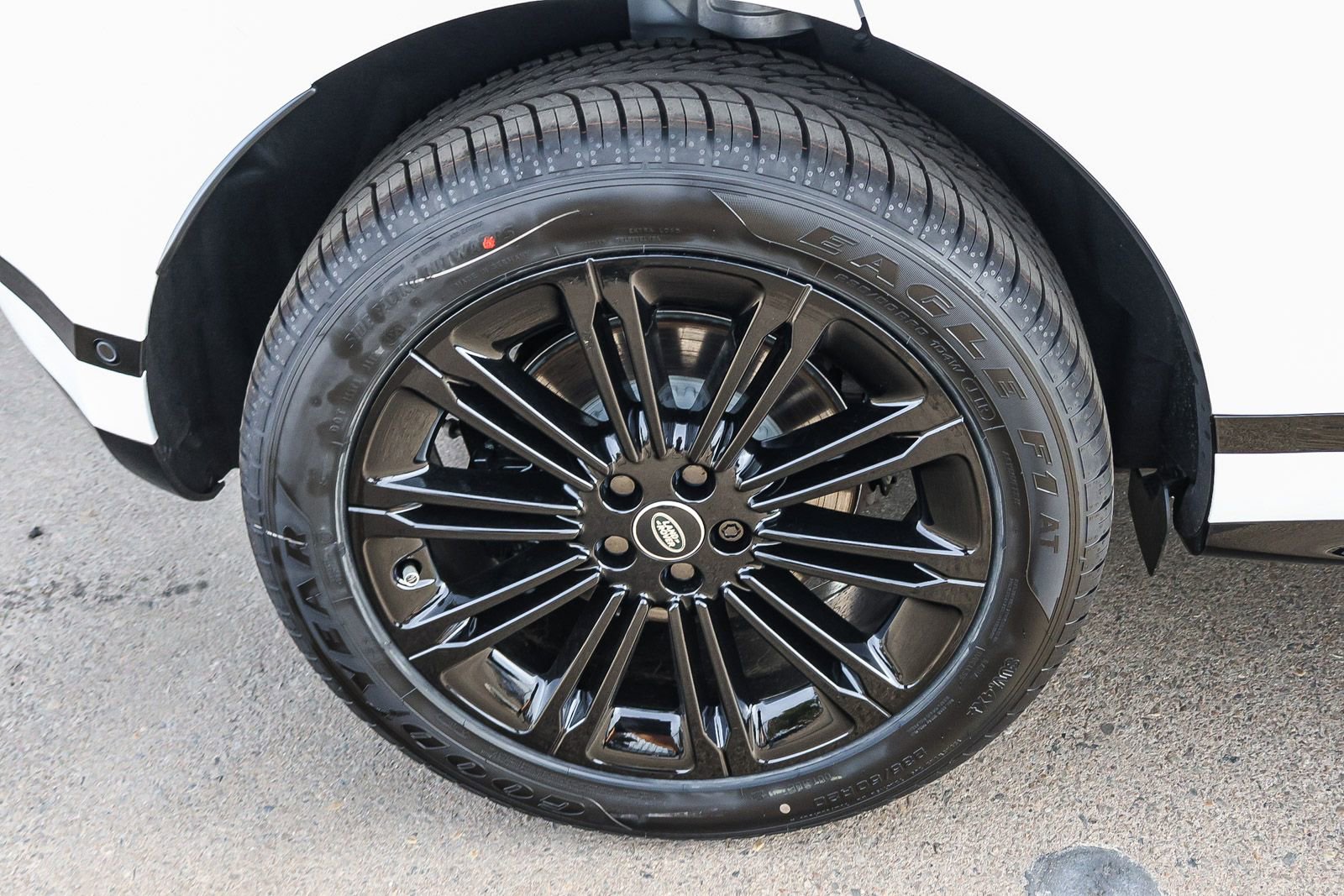 New 2026 Land Rover Range Rover Evoque Dynamic SE image 13